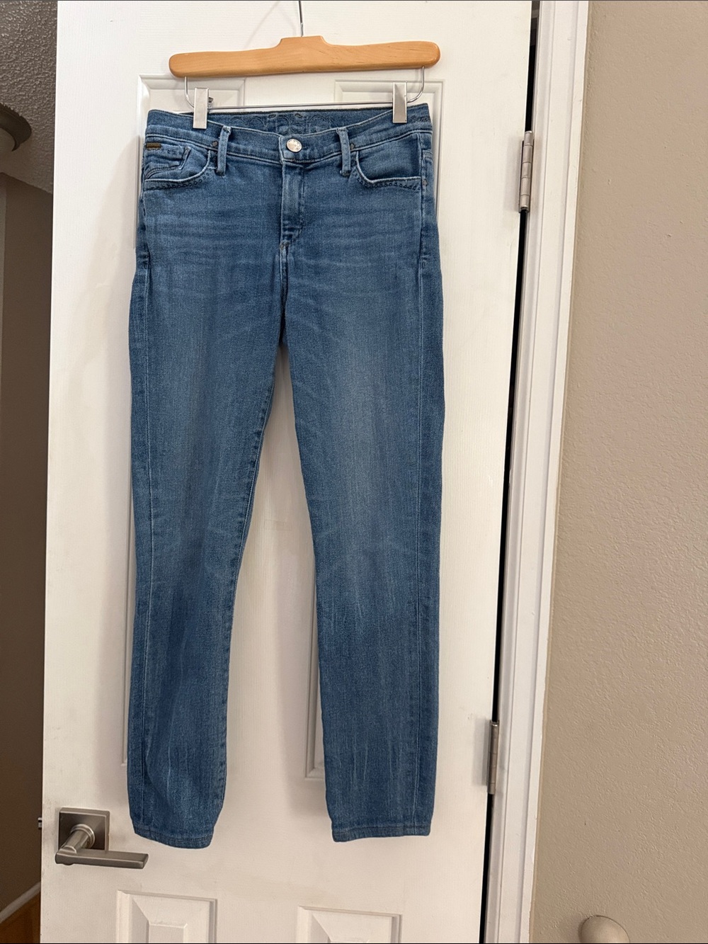 Goldsign Mid-Rise Medium Wash Stretch Lure Cropped Ankle Jeans 28